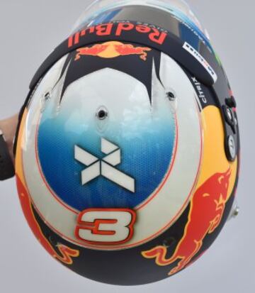 Parte superior del casco del piloto australiano Daniel Ricciardo de Red Bull.
