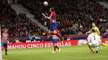 Godín marcando el gol ante el Girona.