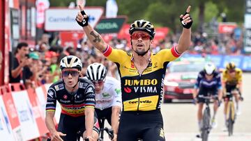 Primoz Roglic, de Jumbo-Visma, ganador de la octava etapa entre las localidades de Dénia y Xorret de Catí.