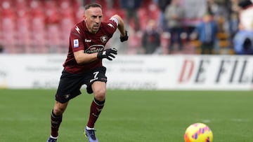 Ribery, jugador de la Salernitana, durante un partido contra el Bolonia.