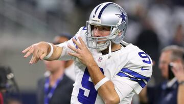 ARLINGTON, TX - JANUARY 15: Tony Romo #9 of the Dallas Cowboys warms up on the field prior to the NFC Divisional Playoff game against the Green Bay Packers at AT&T Stadium on January 15, 2017 in Arlington, Texas. Tom Pennington/Getty Images/AFP
== FOR NEWSPAPERS, INTERNET, TELCOS & TELEVISION USE ONLY ==