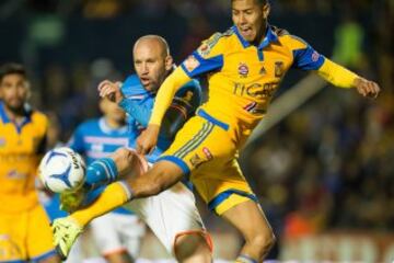 El zaguero mexicano de Tigres es actual campéon del fútbol mexicano y seleccionado nacional.