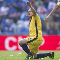 Cuauhtémoc Blanco: medio siglo de una historia brillante