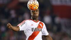 &Eacute;der &Aacute;lvarez Balanta durante un partido con River Plate.