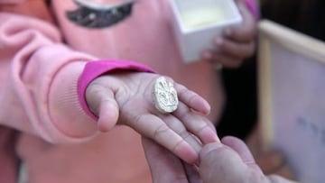 Una niña de 3 años encuentra una “hermosa piedra” y resulta tener un incalculable valor