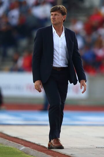 Los Diablos Rojos ya conocían su destino antes del silbatazo inicial en el estadio Universitario BUAP; sin embargo, era importante mostrar una buena imagen a sus futuros rivales, situación que no ocurrió. En cambio, fueron incapaces de causarle daño a Lobos y cayeron ante un equipo que únicamente piensa en el tema porcentual.