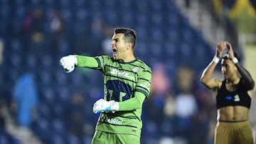 Julio Gonzalez of Pumas during the 10th round match between America and Pumas UNAM as part of the Liga BBVA MX, Torneo Apertura 2024 at Ciudad de los Deportes Stadium on September 29, 2024 in Mexico City, Mexico.