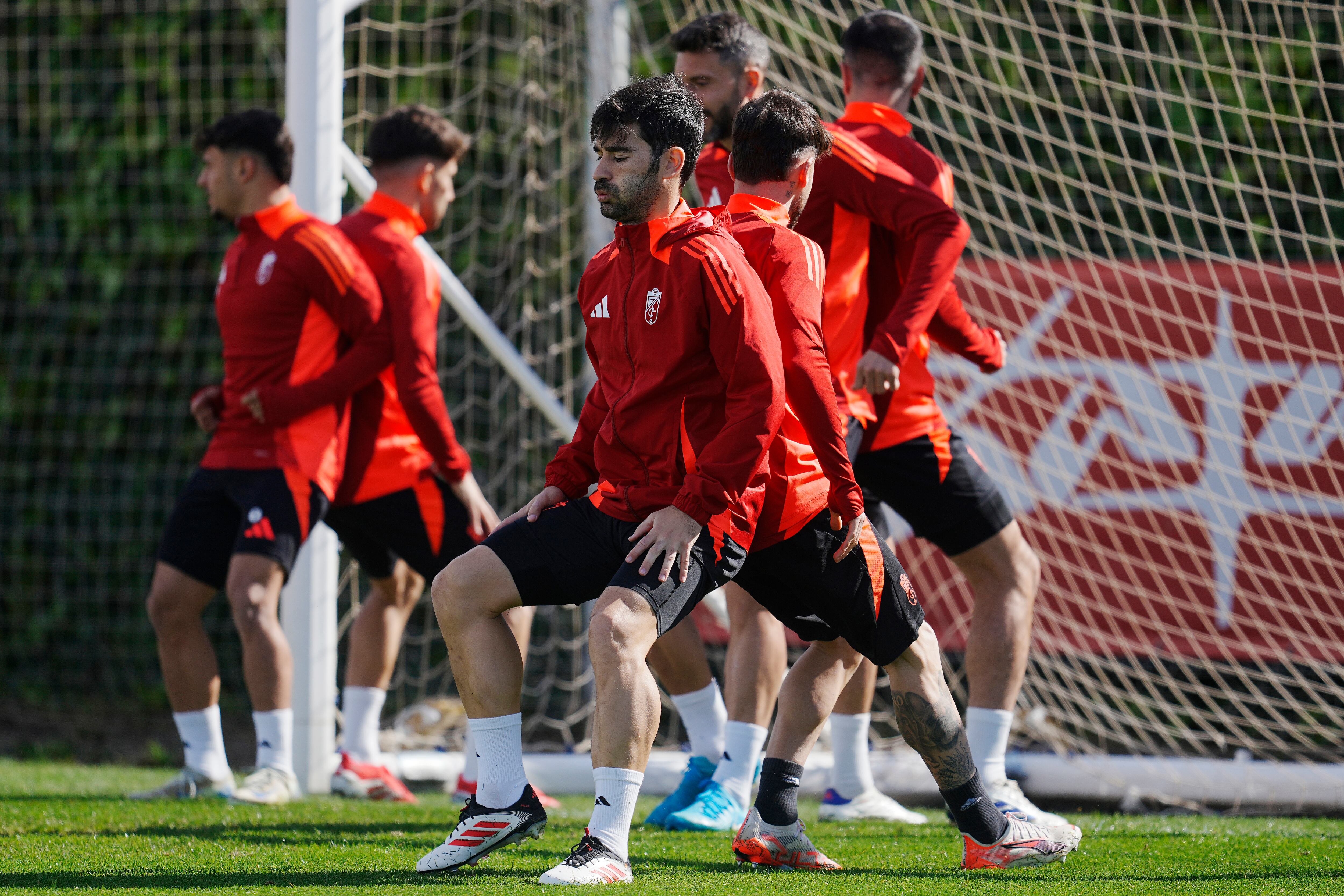 03/04/25 GRANADA  ENTRENAMIENTO  Trigueros  GRUPO