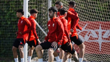 03/04/25 GRANADA ENTRENAMIENTO
Trigueros GRUPO