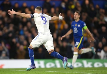 1-3. Karim Benzema celebra el tercer gol.