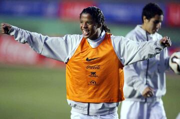 En el mismo Mundial 2005 en Perú, que significó el primer título mundial para el tricolor, Giovani Dos Santos se llevó el balón de plata por su destacada actuación.