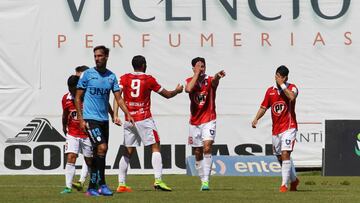 Iquique no pudo con Huachipato y cedió la punta