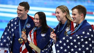 Estados Unidos vence a Australia en la natación de París 2024
