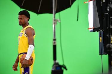 Bronny James durante la jornada de prensa de Los Angeles Lakers en el Centro de Entrenamiento de Salud de UCLA en El Segundo, California.