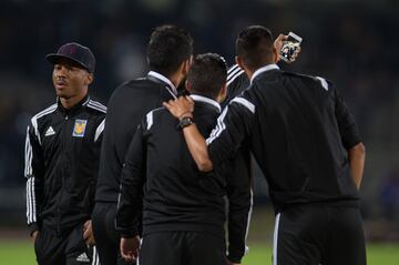 Ikechukwu Uche llegó a Tigres como una de las bombas del fútbol mexicano para el Apertura 2015. Marcó un gol en la Concachampions en su debut, no obstante, se lesionó y no volvió a ver minutos con la camiseta felina. A pesar de esto, el nigeriano fue convocado para la final de la Liga MX frente a Pumas y se coronó campeón. Al día de hoy juega con el Club Gimnastic en la segunda división de España.