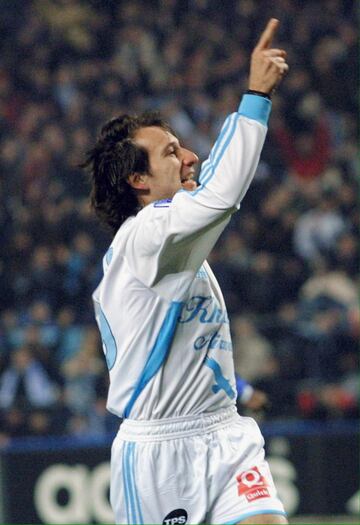 En el mercado invernal de 2002 fue cedido al Olympique de Marsella franc¨¦s, donde jug¨® 11 partidos ligueros y anoto 4 goles