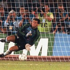 La cábala de Goycochea para atajar penales en Italia 90: orinar sobre la cancha