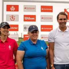 Nadal reaparece sin muletas en un torneo de Golf en Santander