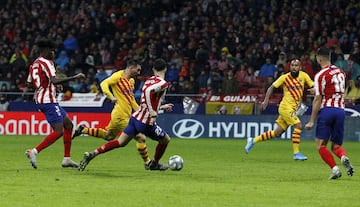 0-1. Leo Messi marcó el primer gol.