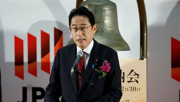 Japan's Prime Minister Fumio Kishida delivers a speech during a ceremony marking the end of trading in 2022 at the Tokyo Stock Exchange (TSE) in Tokyo, Japan December 30, 2022. REUTERS/Issei Kato