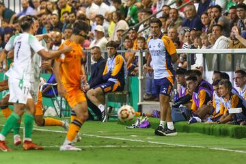 Raúl, frente al Sanluqueño.