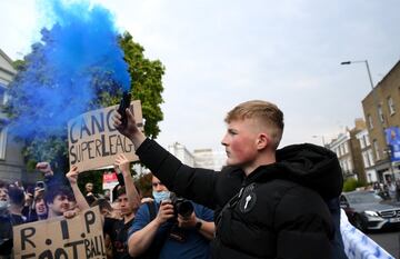 Los seguidores del Chelsea protestan contra la Superliga