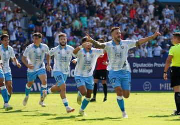 Así celebra el Málaga el gol anotado por Dioni.