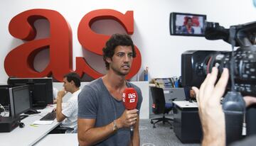 Jorge Brazalez durante la entrevista con ASTV en la redacción. 