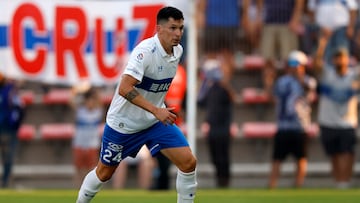 Futbol, Union La Calera vs Universidad Catolica.
Fecha 30, campeonato Nacional 2023.
El jugador de Universidad Catolica Alfonso Parot es fotografiado durante el partido de primera division contra Union La Calera disputado en el estadio Nicolas Chahuan de La Calera, Chile.
09/12/2023
Andres Pina/Photosport
Football, Union La Calera vs Universidad Catolica.
30th turn, 2023 National Championship.
Universidad Catolica’s player Alfonso Parot is pictured during the first division match against Union La Calera at the Nicolas Chahuan stadium in La Calera, Chile.
09/12/2023
Andres Pina/Photosport