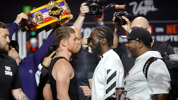 Canelo Álvarez y Terence Crawford, en el cara a cara con Dana White.