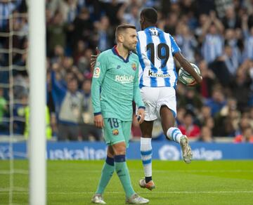 Real Sociedad 2-2 Barcelona | Centro raso de Monreal que repelió Ter Stegen, el rechace se quedó muerto en el área pequeña y el delantero fusiló al guardameta totalmente solo para igualar el marcador.