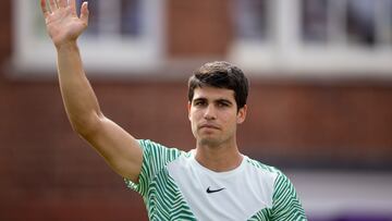 London (United Kingdom), 22/06/2023.- Carlos Alcaraz of Spain celebrates winning his semi-final match against Sebastian Korda of USA at the Cinch Tennis Championships in London, Britain, 24 June 2023. (Tenis, España, Reino Unido, Estados Unidos, Londres) EFE/EPA/TOLGA AKMEN
