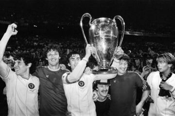 El 25 de mayo de 1982 el Aston Villa se enfrentó al Bayern Múnich en la final de la Copa de Europa disputada en el Stadion Feijenoord de Rotterdam ante 39.776 espectadores. El equipo inglés ganó al alemán por 1-0 obra de Peter Withe.