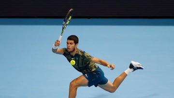 Tennis - ATP 500 - Swiss Indoors Basel - St. Jakobshalle, Basel, Switzerland - October 29, 2022 Spain's Carlos Alcaraz in action during his semi final match against Canada's Felix Auger-Aliassime REUTERS/Arnd Wiegmann