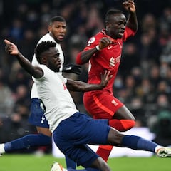 Davinson cumple en empate entre Tottenham y Liverpool