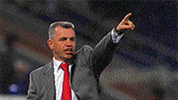 <b>FIRME</B>. Javier Aguirre moverá el banquillo.