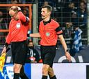 El Bochum-Mönchengladbach, suspendido por el lanzamiento de un vaso al linier