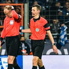 El Bochum-Mönchengladbach, suspendido por el lanzamiento de un vaso al linier