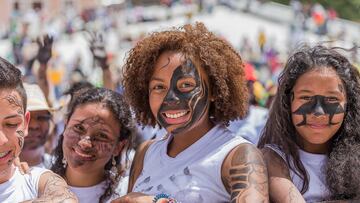 Celebración del "Juego de Negritos" en el Carnaval de Negros y Blancos en Pasto