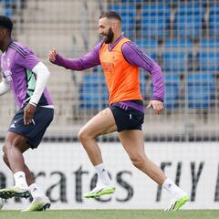 Benzema, a punto para el domingo con su futuro en el alambre