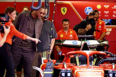 El actor Will Smith visita al equipo Ferrari. 