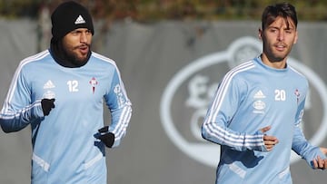 Rafinha y Kevin Vázquez corren durante un entrenamiento en las instalaciones de A Madroa.