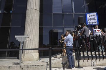 El ambiente en los juzgados de Pozuelo esperando a Cristiano