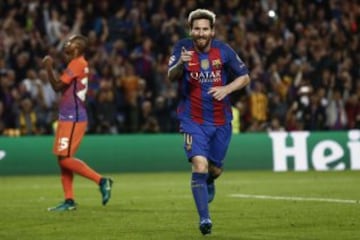 El delantero argentino del FC Barcelona Leo Messi celebra tras marcar el tercer gol ante el el Manchester City