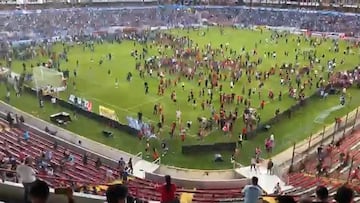 Así fue la batalla campal entre hinchas de Atlas y Querétaro