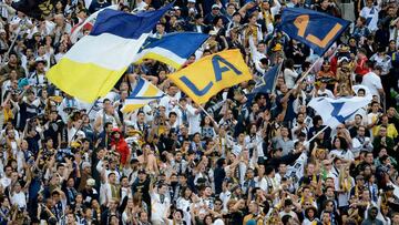 El encuentro entre LA Galaxy y LAFC termin&oacute; en bronca entre aficionados de ambos equipos, Un aficionado del cuadro visitante qued&oacute; gravemente herido.