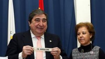 <b>JUEZ. </b>Lendoiro sacó las bolas del emparejamiento entre Barça y Athletic.