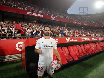 El malagueño Isco se da un baño de masas en su presentación en el Sánchez Pizjuán.