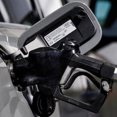 Will gas prices drop below $3 this holiday season?