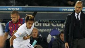 <b>ECLIPSADO. </b>Valdés desbarata una jugada de ataque de Neymar.